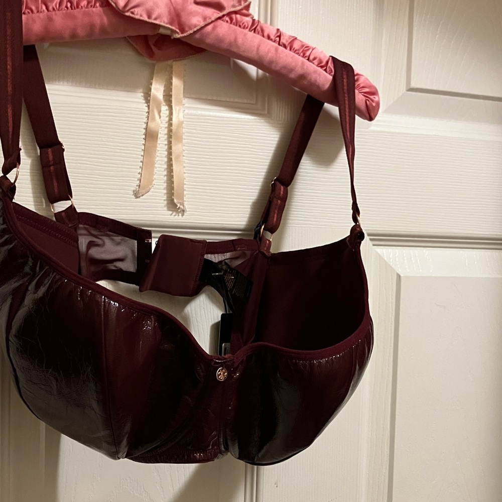 NWT Burgundy Women's size 34 L vinyl   Bra